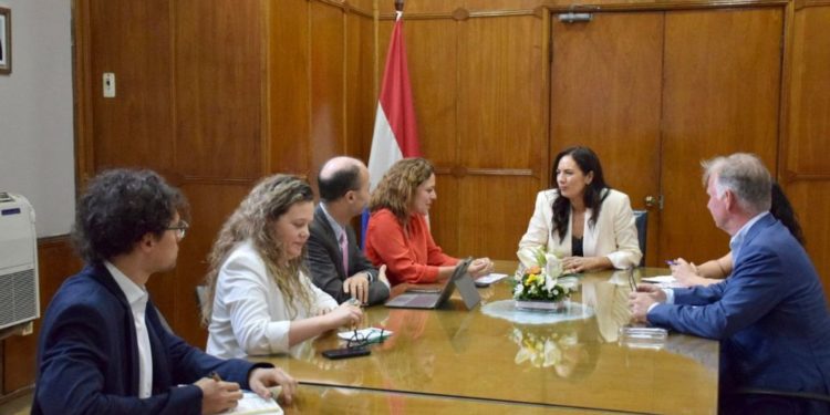 Banco Mundial y MOPC analizan futuras inversiones en infraestructura, agua y saneamiento