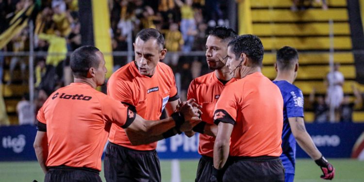 El árbitro del superclásico: Juan Gabriel Benítez tendrá a su cargo la máxima fiesta en Para Uno El árbitro del superclásico: Juan Gabriel Benítez tendrá a su cargo la máxima fiesta en Para Uno