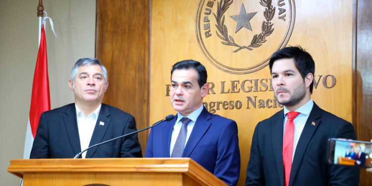 Ministros presentan nota reversal ante el Congreso: UE ya no costeará kits ni alimentos escolares