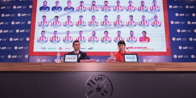 Daniel Garnero presentó la lista final de la Albirroja para el segundo combo