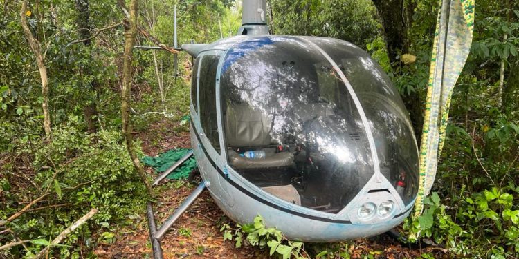 Senad incautó un helicóptero y desarticuló un megacampamento en Amambay Senad incautó un helicóptero y desarticuló un megacampamento en Amambay