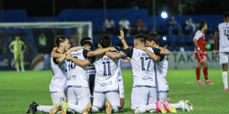 Con goleada incluida, Tacuary volvió a ganar después de 9 partidos en el Torneo Clausura