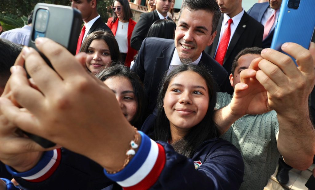 Presidente Peña alentó a los jóvenes a que “no tengan miedo de tener voz crítica”