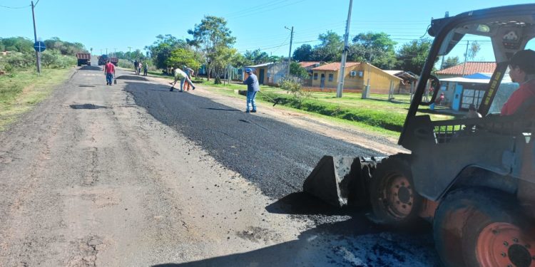 Equipos de la Planta Asfáltica Cerro Verde realizaron intervenciones en 4 departamentos