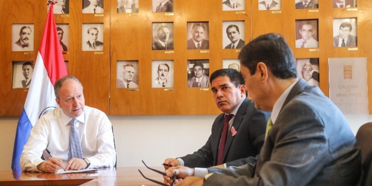 MUVH y Ministerio de Economía avanzan sobre el proyecto Che Róga Porã