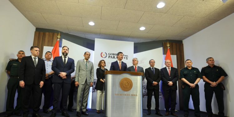 Santiago Peña ratifica su apoyo a Barchini y a las autoridades del Ministerio de Justicia