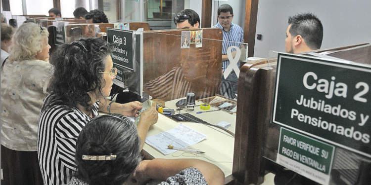 Senadores presentan proyecto de ley para aumentar la edad de jubilación a 75 años