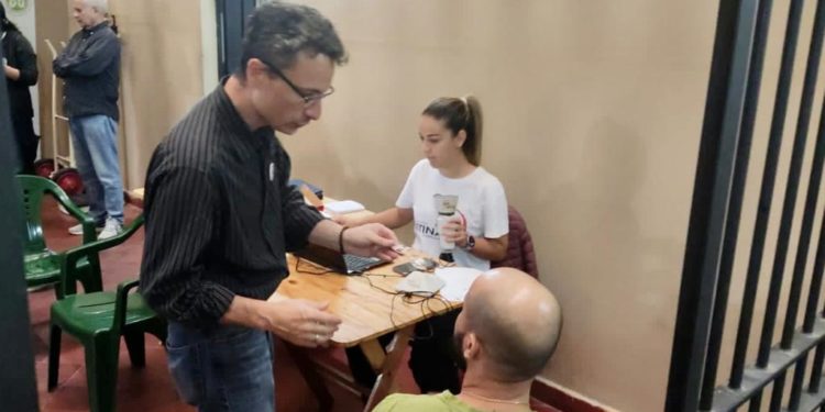 Consulta oftalmológica para privados de libertad en la Unidad Penitenciaria Esperanza