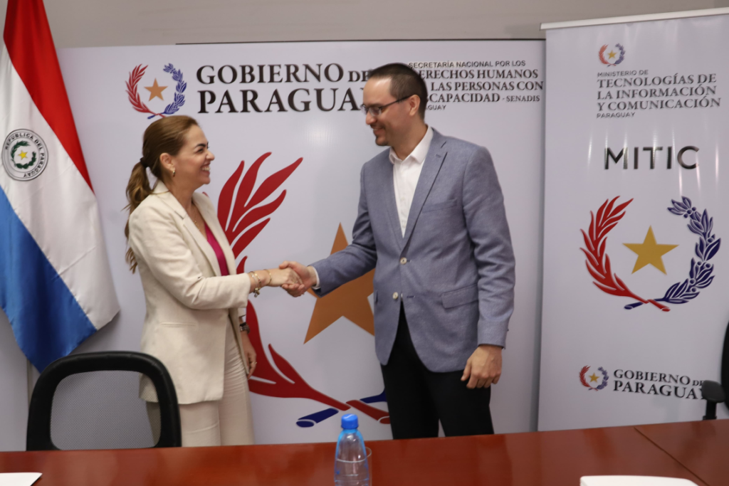 SENADIS y MITIC transforman la experiencia ciudadana con cinco nuevos trámites en línea SENADIS y MITIC transforman la experiencia ciudadana con cinco nuevos trámites en línea