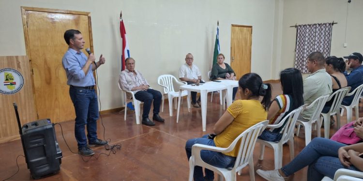 Mantienen reunión en el marco del Proyecto de construcción de viviendas sociales en Filadelfia Mantienen reunión en el marco del Proyecto de construcción de viviendas sociales en Filadelfia