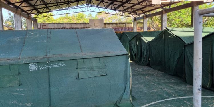 En Ayolas, afectados por inundaciones fueron trasladados a albergues provisorios