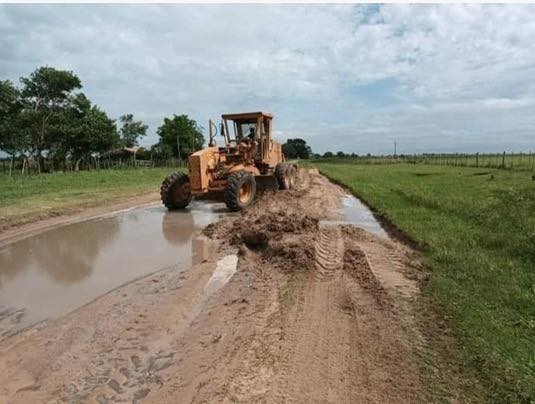 MOPC rehabilita caminos afectados por las lluvias en Ñeembucú