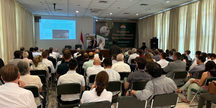 FECOPROD impulsó conferencia magistral de científico internacional sobre el CO2