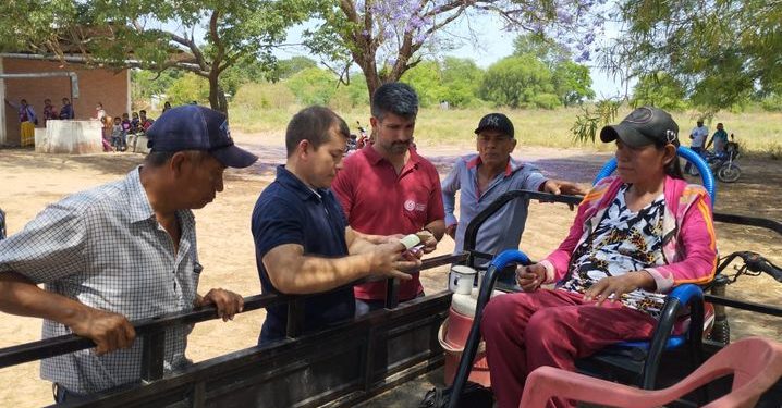 Chaqueños beneficiados por Tekoporã reciben sus aportes mediante cajeros móviles