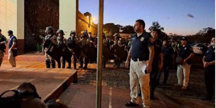 Autoridades allanan cinco cárceles por el crimen de Antonio Bazán