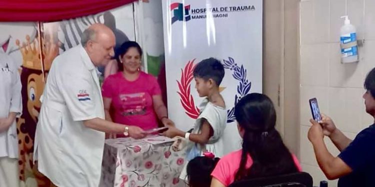 «Aula Hospitalaria»: Celebrando logros educativos en el Hospital de Trauma