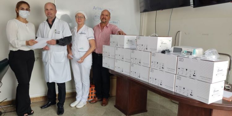 Salud Pública entregó dispositivos médicos al Hosp. de Barrio Obrero para atención a niños internados Salud Pública entregó dispositivos médicos al Hosp. de Barrio Obrero para atención a niños internados