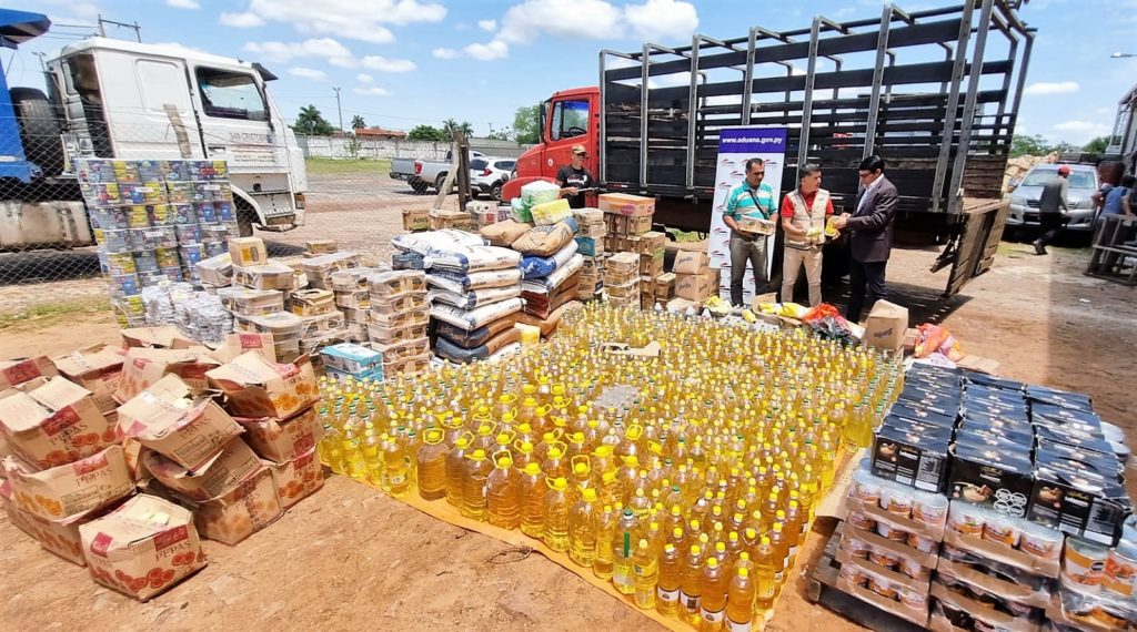 DNIT entregó donaciones a familias damnificadas por el tornado en Mbocayaty del Yhaguy