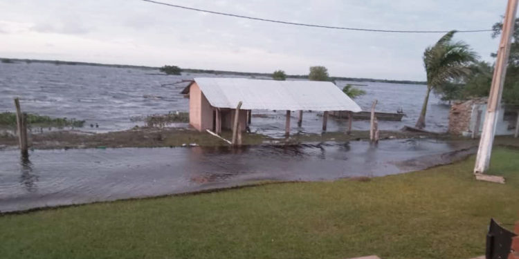 Cierran temporalmente puestos fronterizos fluviales por crecida del río Paraná Cierran temporalmente puestos fronterizos fluviales por crecida del río Paraná