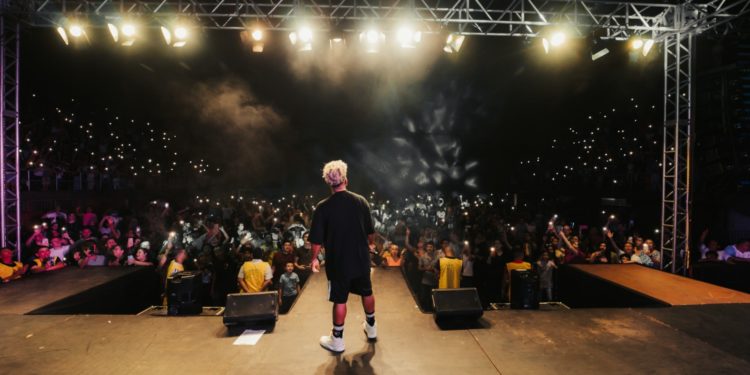 Redimi2 cerró su gira en el país con tres fascinantes presentaciones Redimi2 cerró su gira en el país con tres fascinantes presentaciones