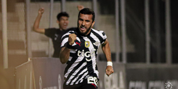 ¡El más laureado! El Demonio Bareiro llegó a los 9 títulos con el Gumarelo