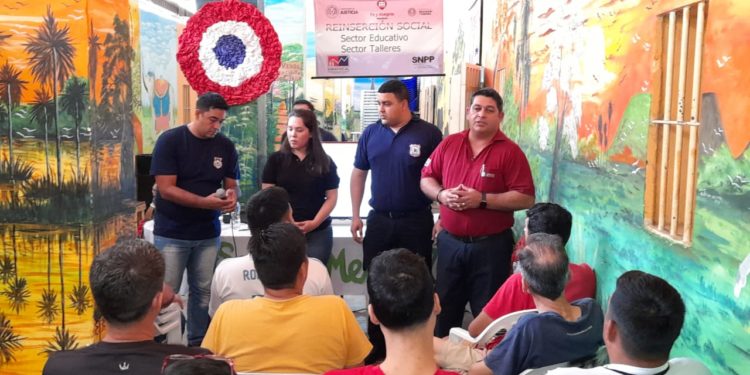 Exitosa charla sobre salud mental en la antigua Penitenciaría Regional de Emboscada Exitosa charla sobre salud mental en la antigua Penitenciaría Regional de Emboscada