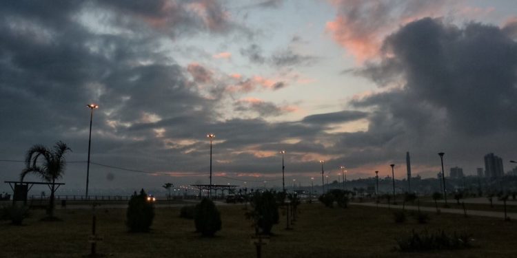 Viernes con clima caluroso y con probabilidades de lluvias dispersas