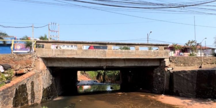 Evaluaron la situación del puente sobre el arroyo Lambaré Evaluaron la situación del puente sobre el arroyo Lambaré