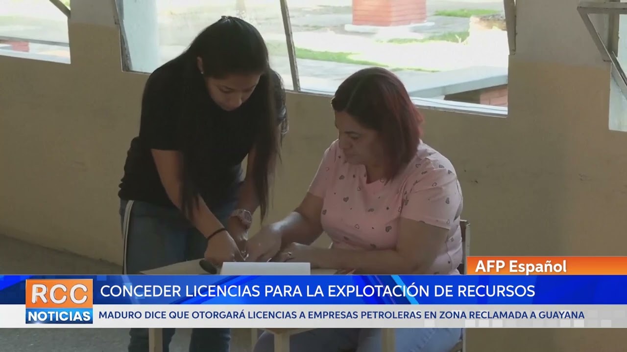 Maduro dice que otorgará licencias a empresas petroleras en zona reclamada a Guyana | AFP