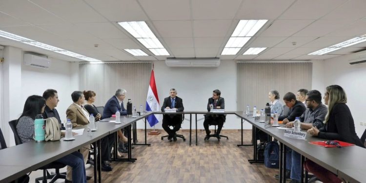 MEC reglamenta la Mesa Técnica de Padres