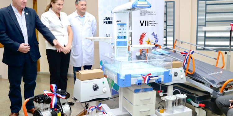 En Itapúa, fortalecen sistema sanitario mediante entrega de fondos y equipos médicos