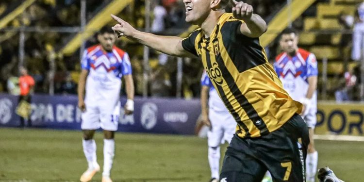 ¡Salida confirmada! Néstor Camacho no continuará en Guaraní ¡Salida confirmada! Néstor Camacho no continuará en Guaraní