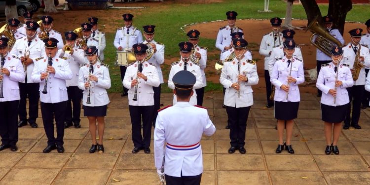 Policía Nacional rinde honores a los mártires caídos durante el cumplimiento del deber