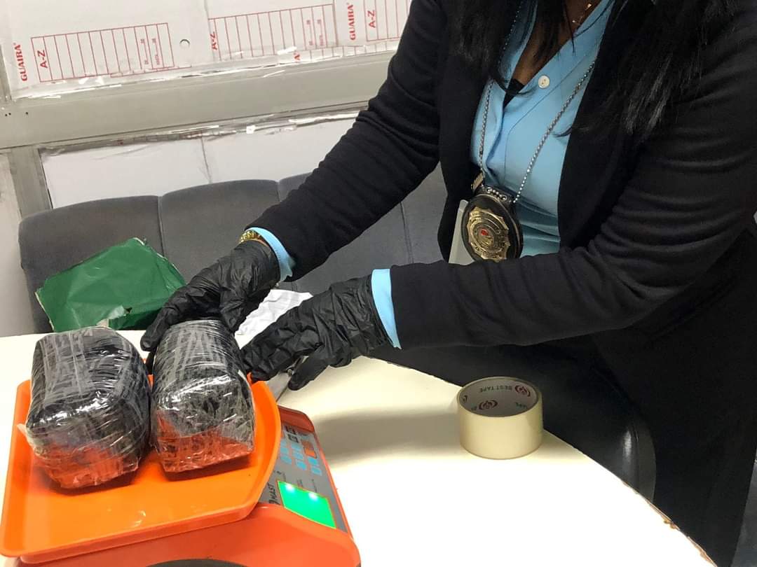 Alerta en el Aeropuerto Internacional Silvio Pettirossi por envío de marihuana desde Estados Unidos