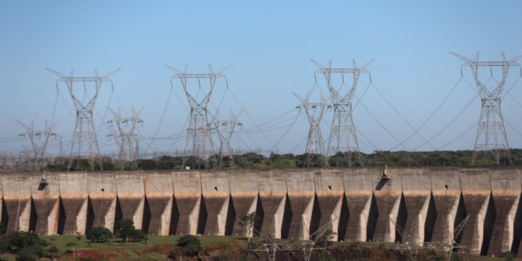 ANDE registró su sexto pico de demanda e Itaipú supera record de producción diaria