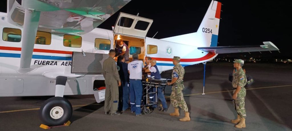 Exitoso traslado aéreo nocturno de pacientes desde Fuerte Olimpo hasta la capital del país Exitoso traslado aéreo nocturno de pacientes desde Fuerte Olimpo hasta la capital del país
