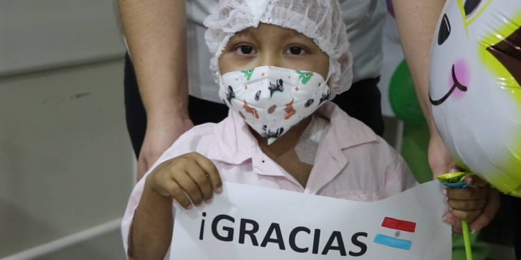 Ministra de Salud destacó la contribución de Paraguay en el tratamiento exitoso de un niño salvadoreño con inmunodeficiencia congénita Ministra de Salud destacó la contribución de Paraguay en el tratamiento exitoso de un niño salvadoreño con inmunodeficiencia congénita