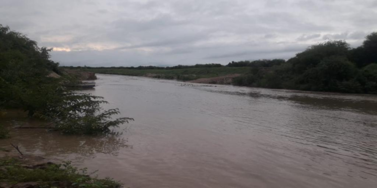 Río Pilcomayo ingresa desde anoche con buen caudal por la embocadura