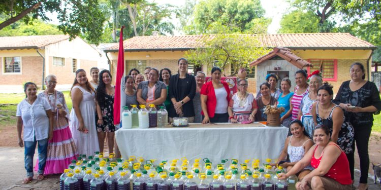 Mujeres privadas de libertad culminan con éxito curso de emprendedurismo 