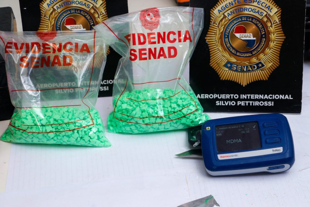 Más de 24,224 dosis de éxtasis fue detectado en encomiendas del Aeropuerto Internacional Silvio Pettirossi Más de 24,224 dosis de éxtasis fue detectado en encomiendas del Aeropuerto Internacional Silvio Pettirossi