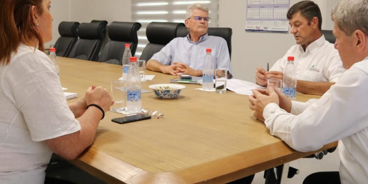 Las cooperativas del Chaco Central fortalecerán colaboración con el Ministerio de la Mujer Las cooperativas del Chaco Central fortalecerán colaboración con el Ministerio de la Mujer