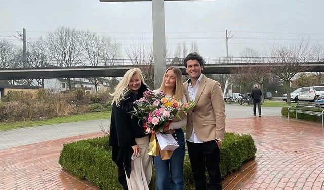 Noemi Haedo Valdez, hija del ex futbolista Nelson Haedo Valdez, da un paso significativo en su vida espiritual al bautizarse en Alemania Noemi Haedo Valdez, hija del ex futbolista Nelson Haedo Valdez, da un paso significativo en su vida espiritual al bautizarse en Alemania