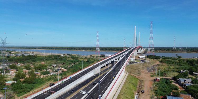 Puente Héroes del Chaco será solo para vehículos livianos, incumplidores serán multados