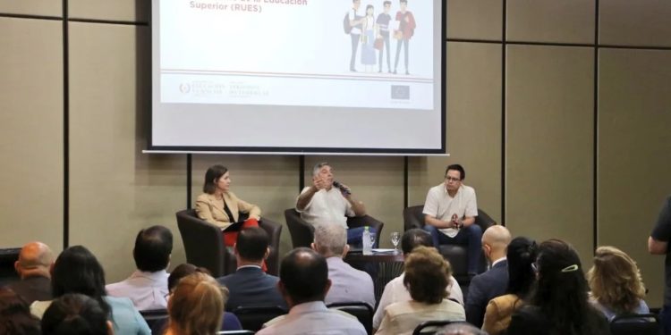 MEC presenta proyecto RUES para mejorar la transparencia académica