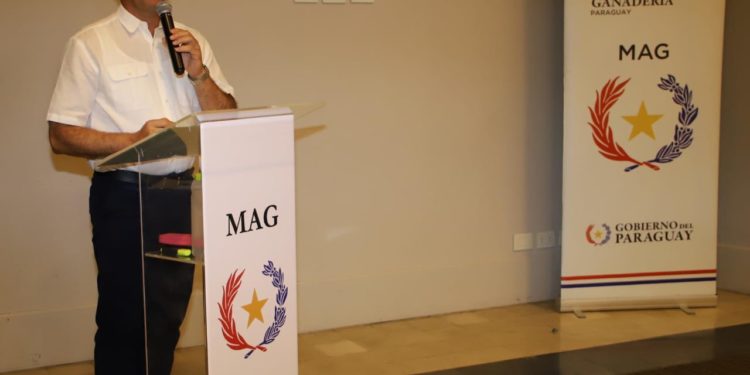 Ministro de agricultura y ganadería anuncia estrategias contra el contrabando para impulsar economía rural