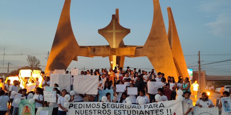 Filadelfia clama por justicia: Multitudinaria manifestación tras asesinato de adolescente Filadelfia clama por justicia: Multitudinaria manifestación tras asesinato de adolescente