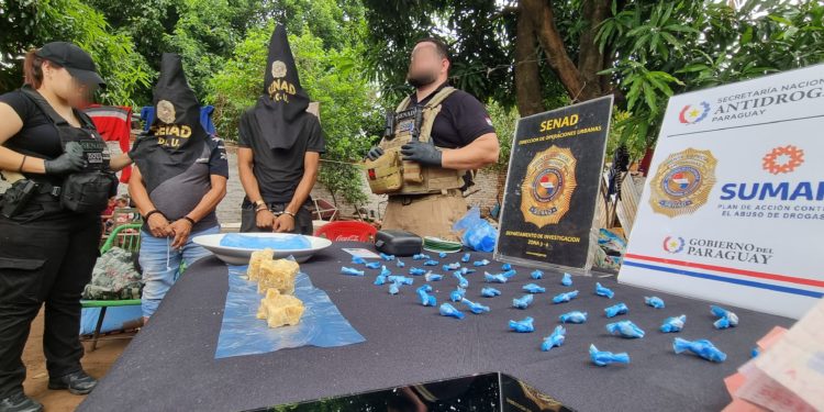 Operativo de la SENAD descubre dosis de chespi ocultas en oso de peluche Operativo de la SENAD descubre dosis de chespi ocultas en oso de peluche