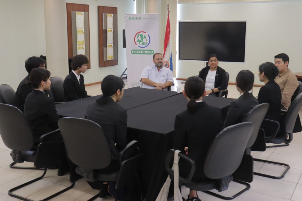 Presentan a voluntarios a corto plazo JICA para impulsar desarrollo del sector lechero en Paraguay Presentan a voluntarios a corto plazo JICA para impulsar desarrollo del sector lechero en Paraguay