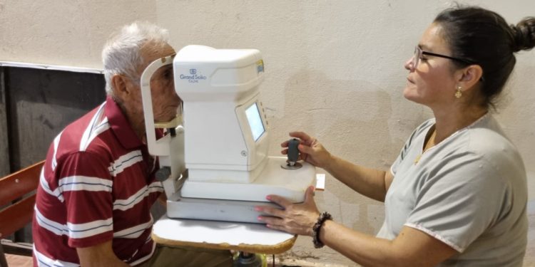 Pobladores en situación de vulnerabilidad en Villa Oliva recibieron atención médica y oftalmológica Pobladores en situación de vulnerabilidad en Villa Oliva recibieron atención médica y oftalmológica