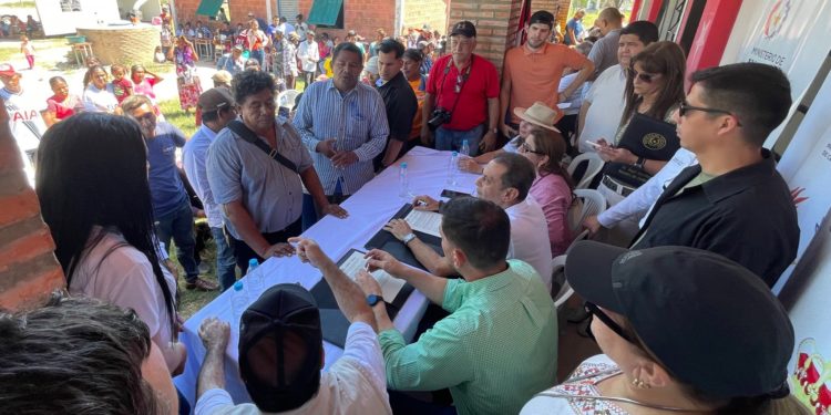 INDI documenta a miembros de la comunidad Sawhoyamaxa en jornada de Gobierno INDI documenta a miembros de la comunidad Sawhoyamaxa en jornada de Gobierno